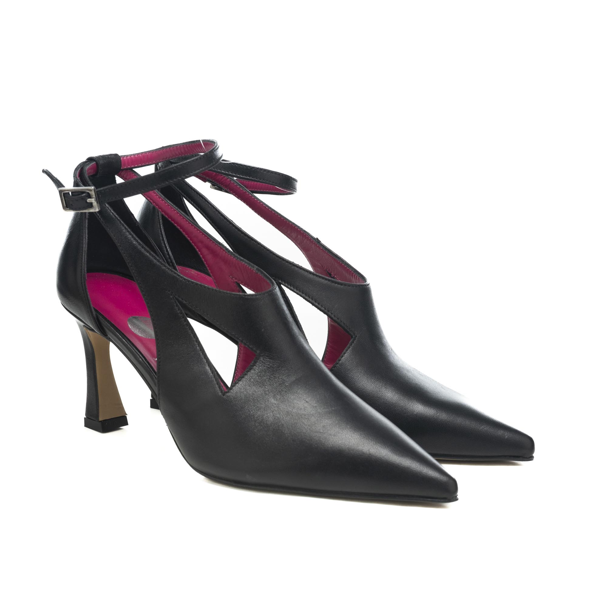 Art.217 Tacco 7 cm – Suola in gomma – Fodera Pelle – Nappa Nera – sottopiede imbottito – 179 €