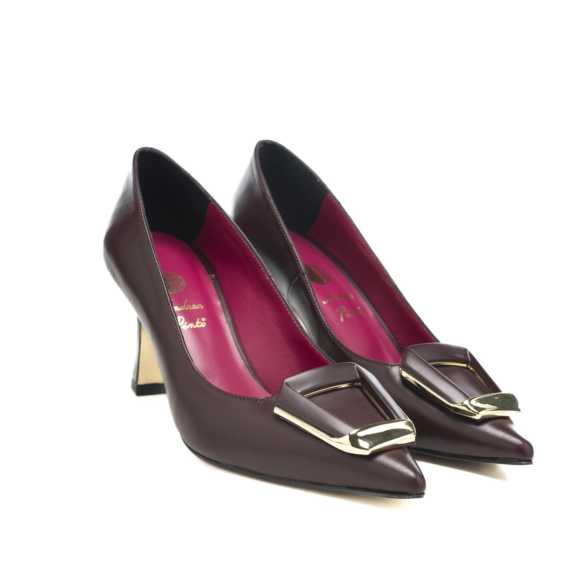 Art.218 Tacco 7 cm – Suola in Gomma – Fodera Pelle – Nappa Bordeaux + Placca OroBordeaux – 179 €