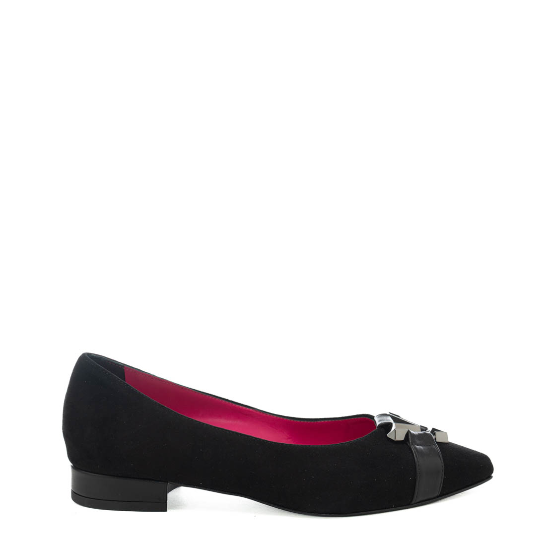 Art.400 Tacco 2 cm – Suola In gomma – Fodera Pelle – Tomaia Camoscio nero + nappa nera + access.cdf – Sott.imbottito – 179 €