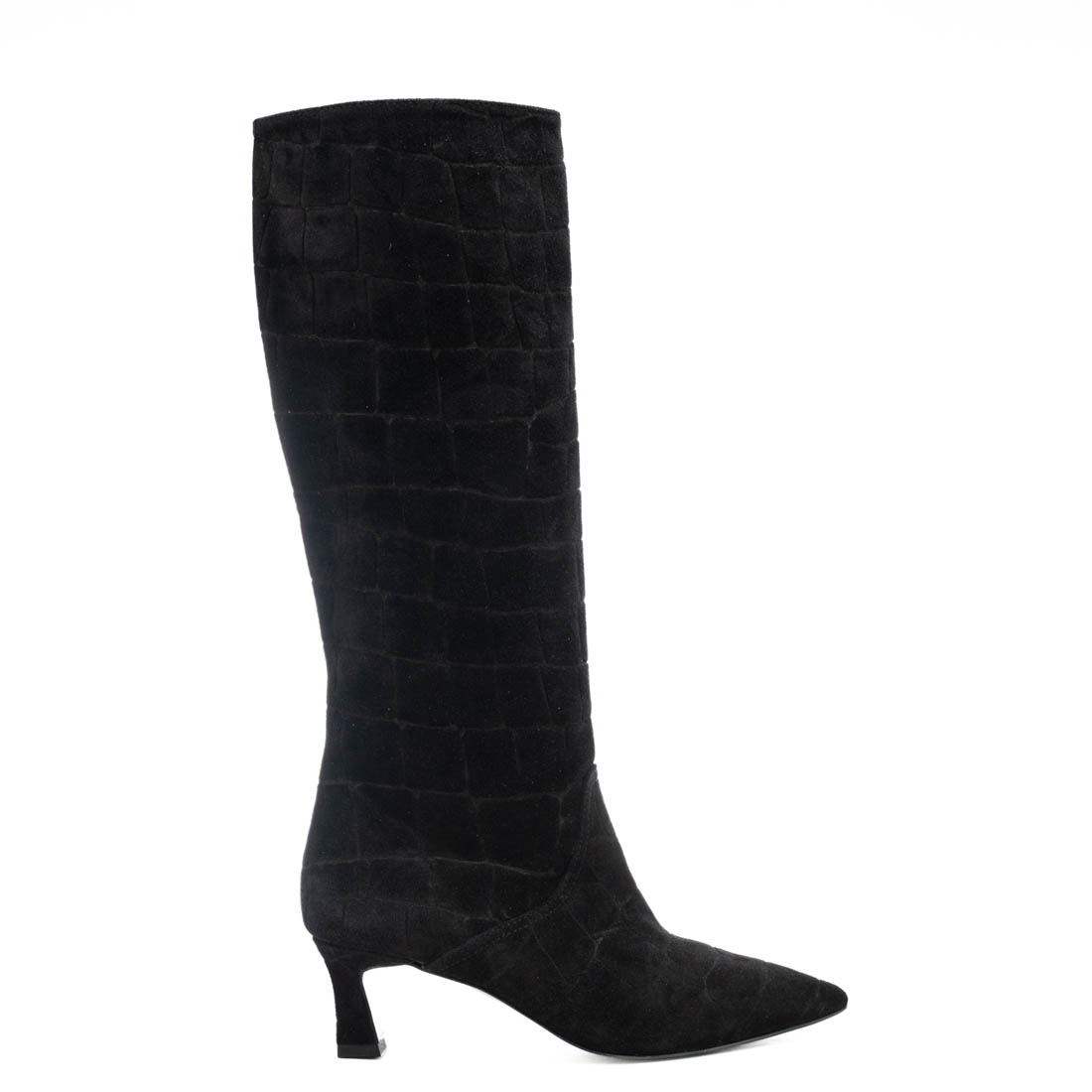 Art.420 – Tacco 5 cm – Suola in gomma – Fodera Pelle – Tomaia Cocco Scamosciato Nero – Sott.Imbottito – 255 €