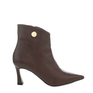 Art.422 tacco 7 cm - Suola in gomma - Fodera pelle - Tomaia Nappa cacao + access.oro - Sott.imbottito - 205 €