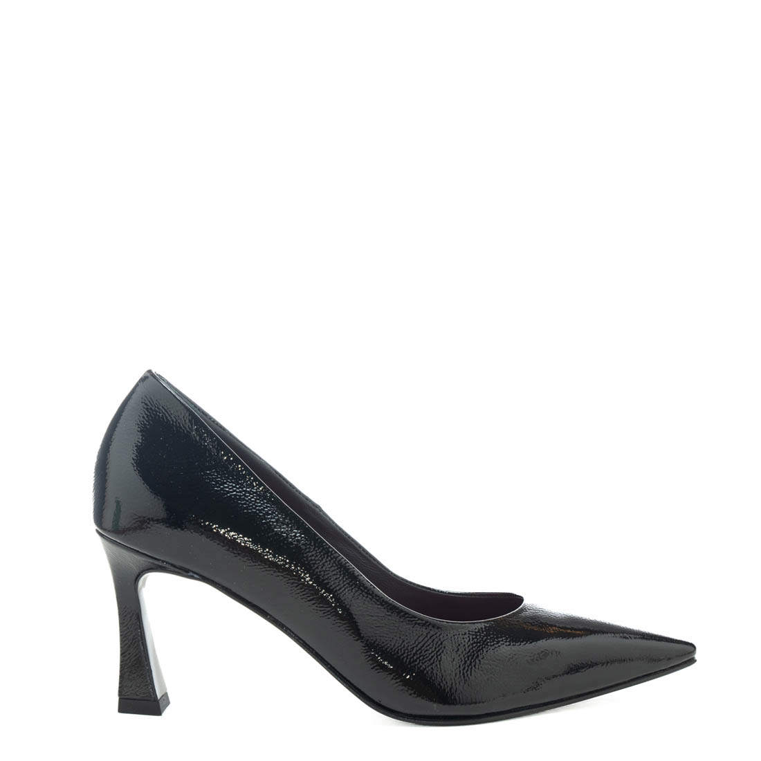 Art.433 Tacco 7 cm – Suola in gomma – Fodera Pelle – Tomaia Naplack Nero – Sott.imbottito – 159 €