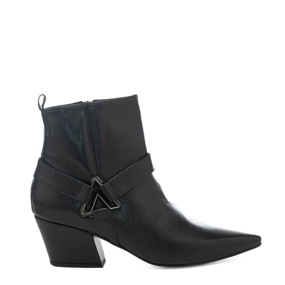 Art.453 tacco 5 cm – suola in gomma – fodera pelle – Tomaia Nappa nera + accessorio cdf – sot.imbottito – 205 €