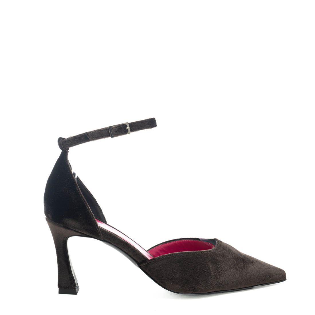 Art.472 Tacco 7 cm – Suola in Gomma – Fodera Pelle – Tomaia Velluto Moro – Sott.imbottito – 150 €